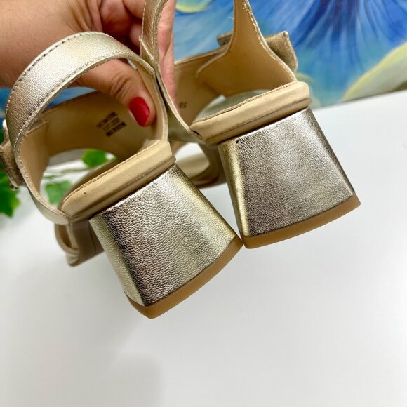 Paul Green Patent Tanya Slingback Sandal in Gold Patent Size 4.5 / US 7 - Picture 8 of 14